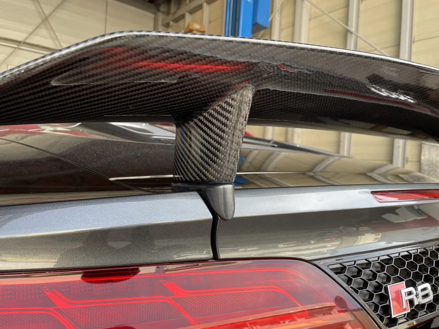 遂に完成！Alpil Audi R8 SPIDERにオリジナルリアウイング装着 | NEWING