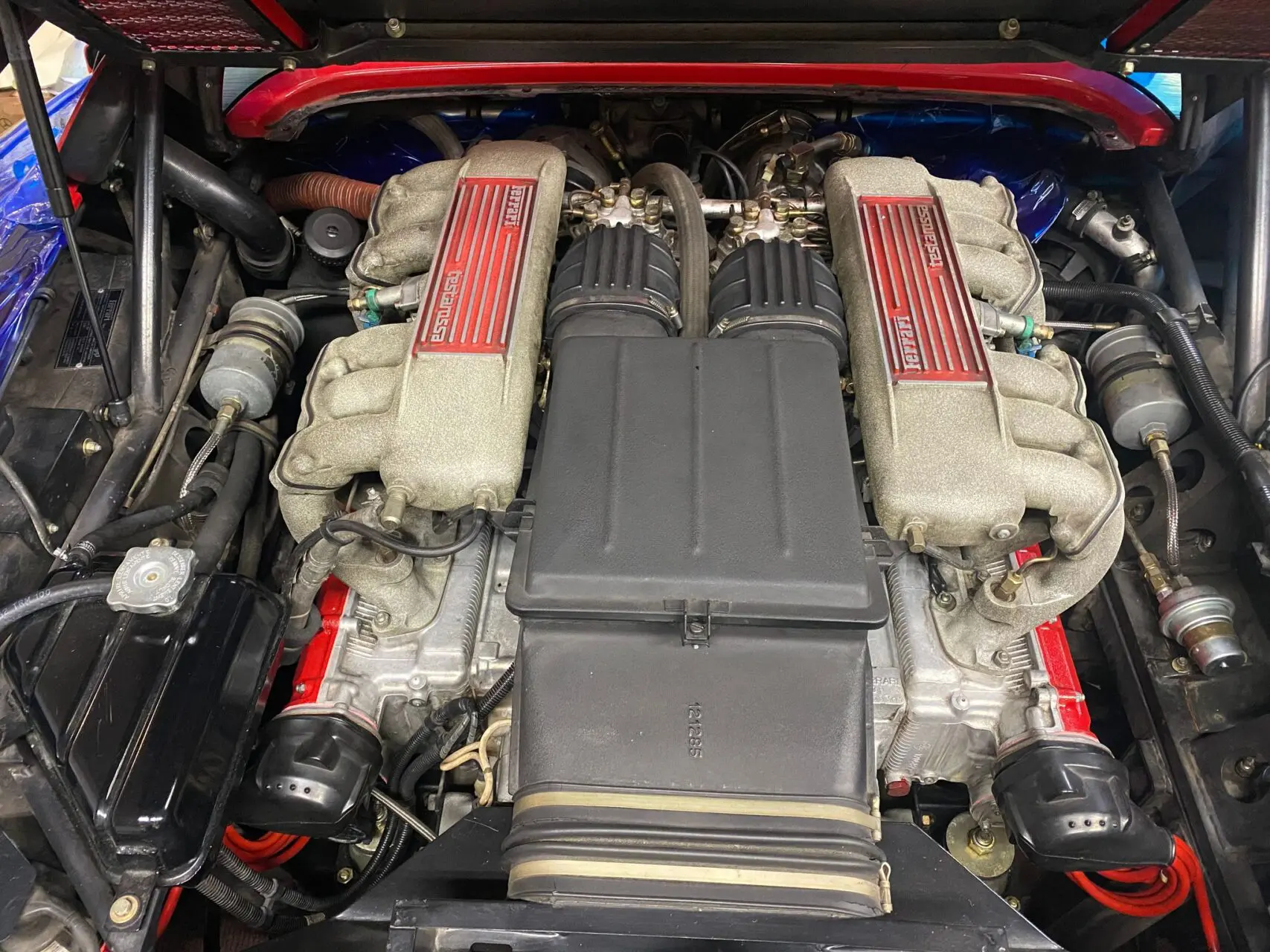 NEWINGカスタムインテリア 憧れの名車Ferrari Testarossaの内装張