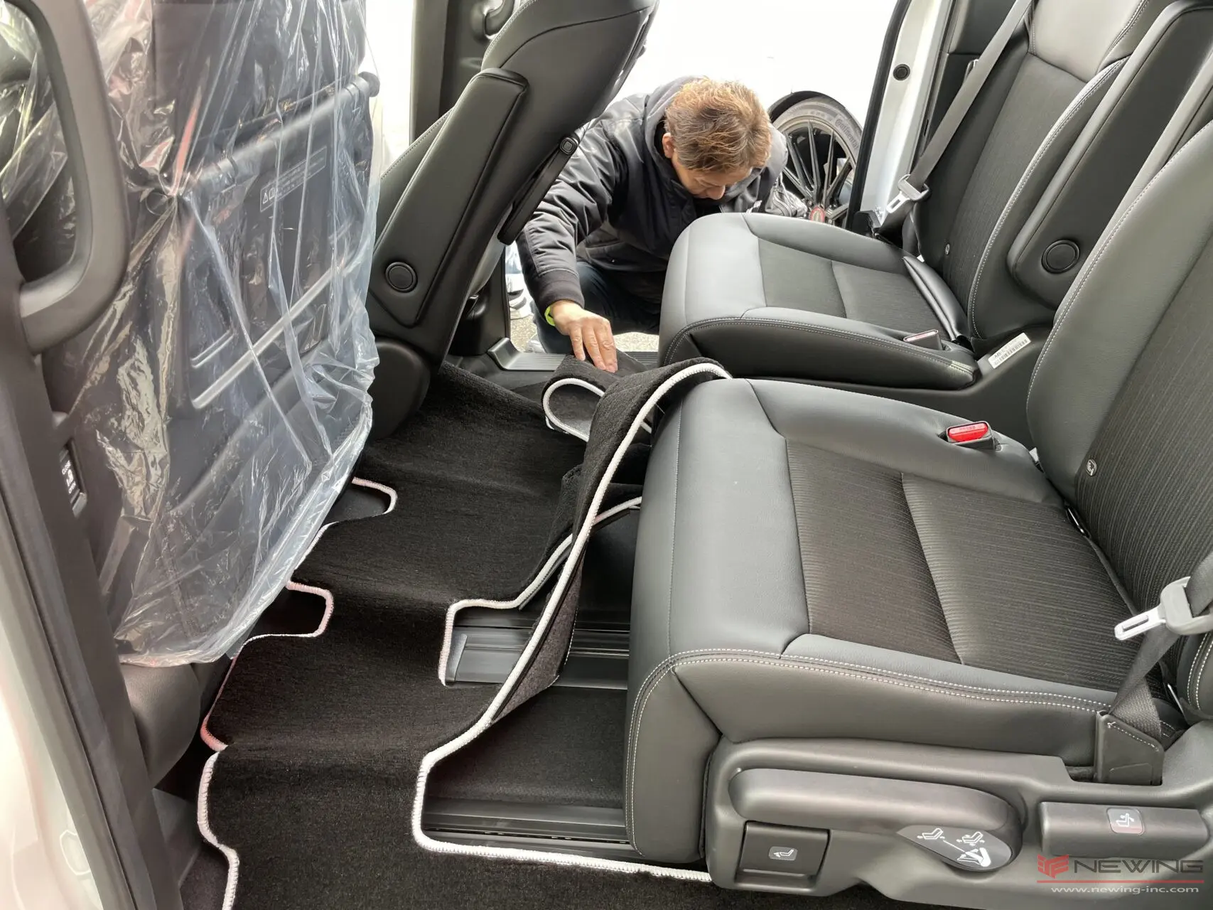 HONDA】ステップワゴン 車椅子ユーザーのためのオリジナルステップ