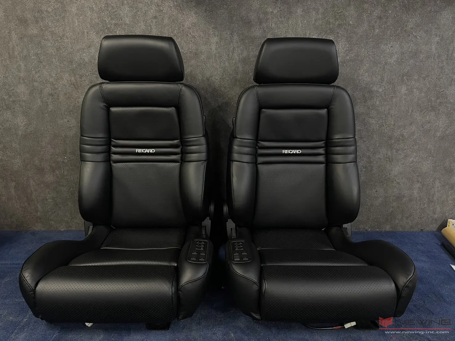 RECARO DSVシートを2種類の黒本革で張り替え | NEWING