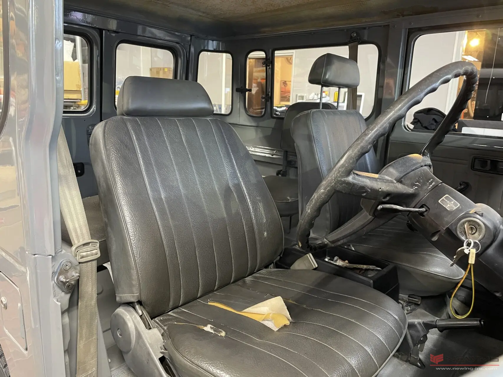 天井内装品、ランクル40 TOYOTA】ランクル40（ヨンマル）世界で最も愛される名車 | NEWING