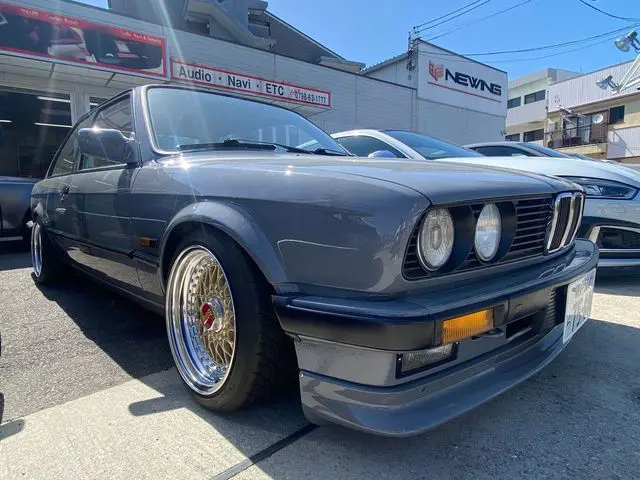 新価格！□清潔・安心□完全洗浄済み□特価□BMW 320i (E30)2