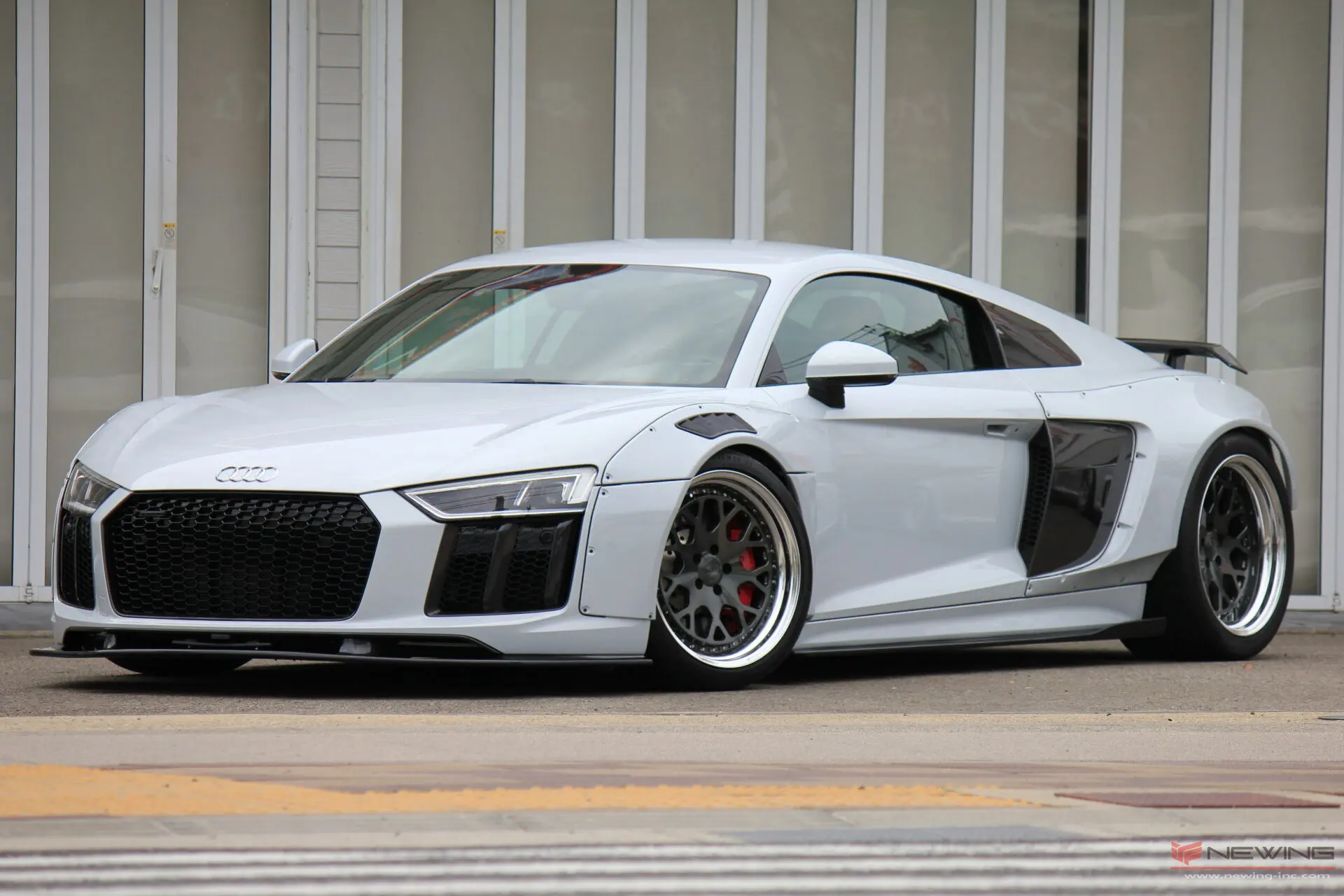 新品　京商　dnano Audi R8 シルバー 限定モデル Audi R8 Coupé Japan final edition発表 | Audi