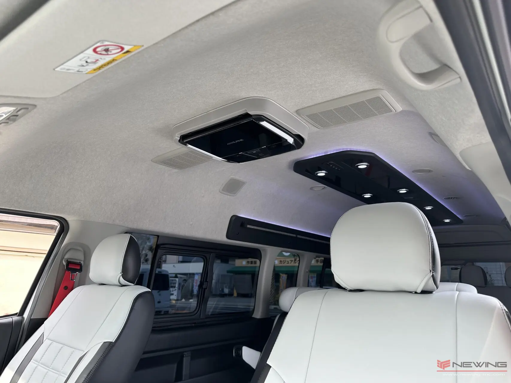 TOYOTA】ハイエース 天井とドアを張り替えてグレードアップ!! | NEWING