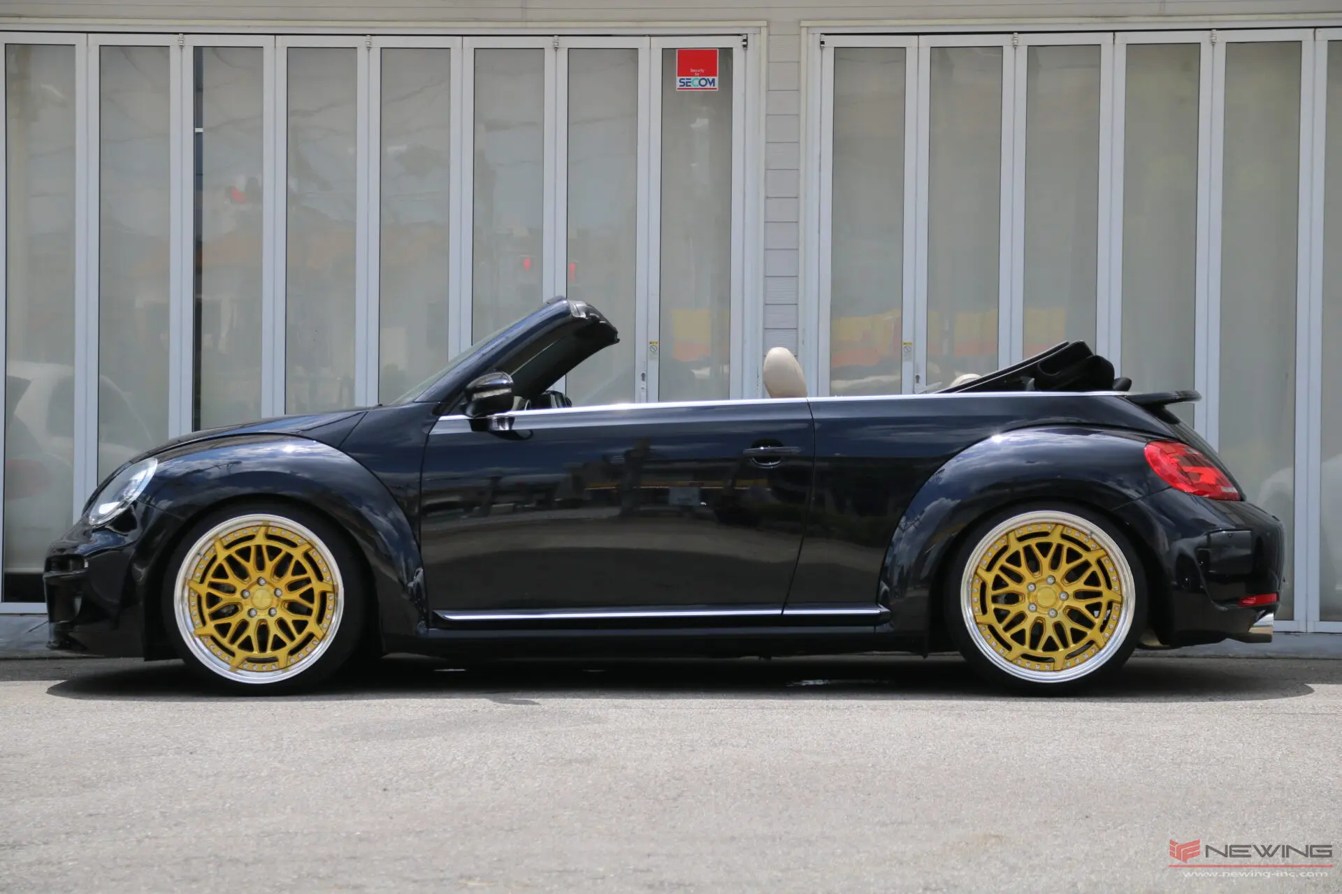 近日NEWING STOCK CAR に仲間入りなVW TheBeetleカブリオレ！ | NEWING