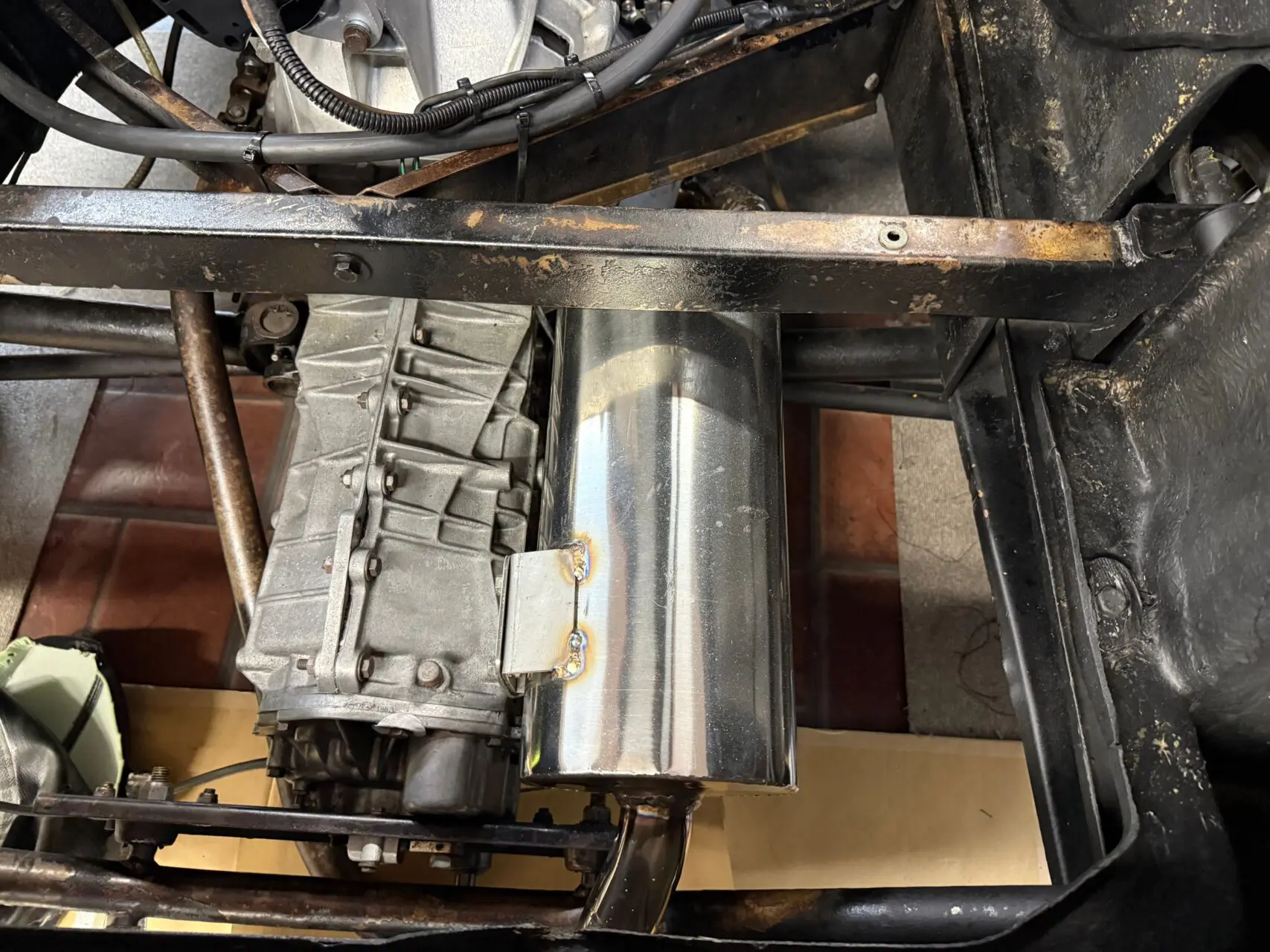 NEWINGカスタムインテリア、遂にロータスヨーロッパの内装を着手