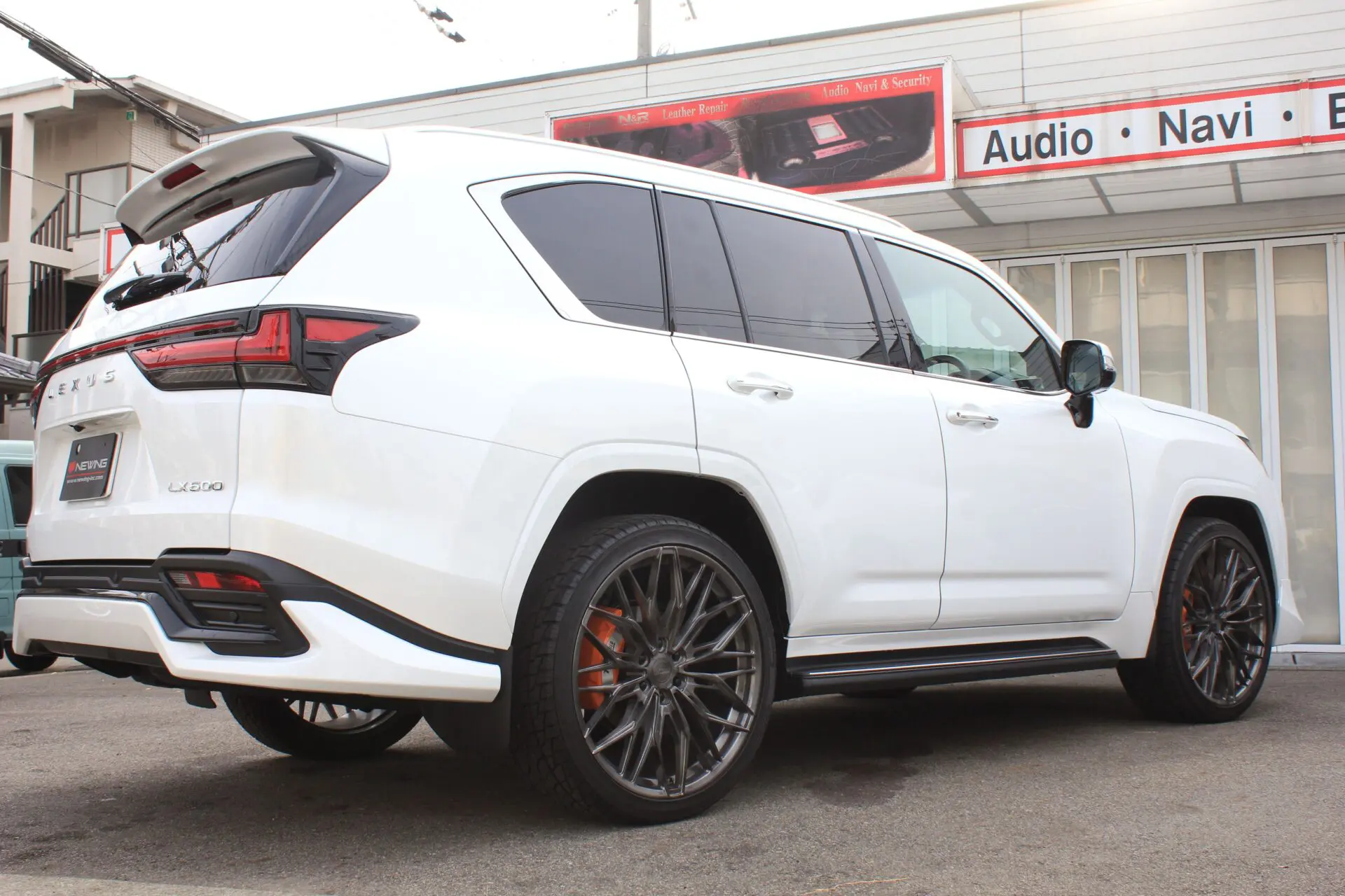 フラッグシップSUV LEXUS LX600入庫！ | NEWING