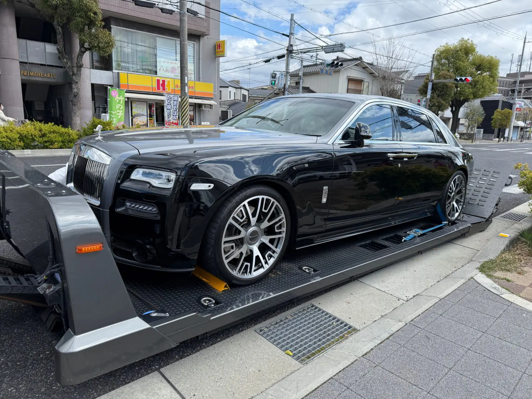 NEWINGカスタムインテリアにロールスロイス ゴースト入庫！ | NEWING