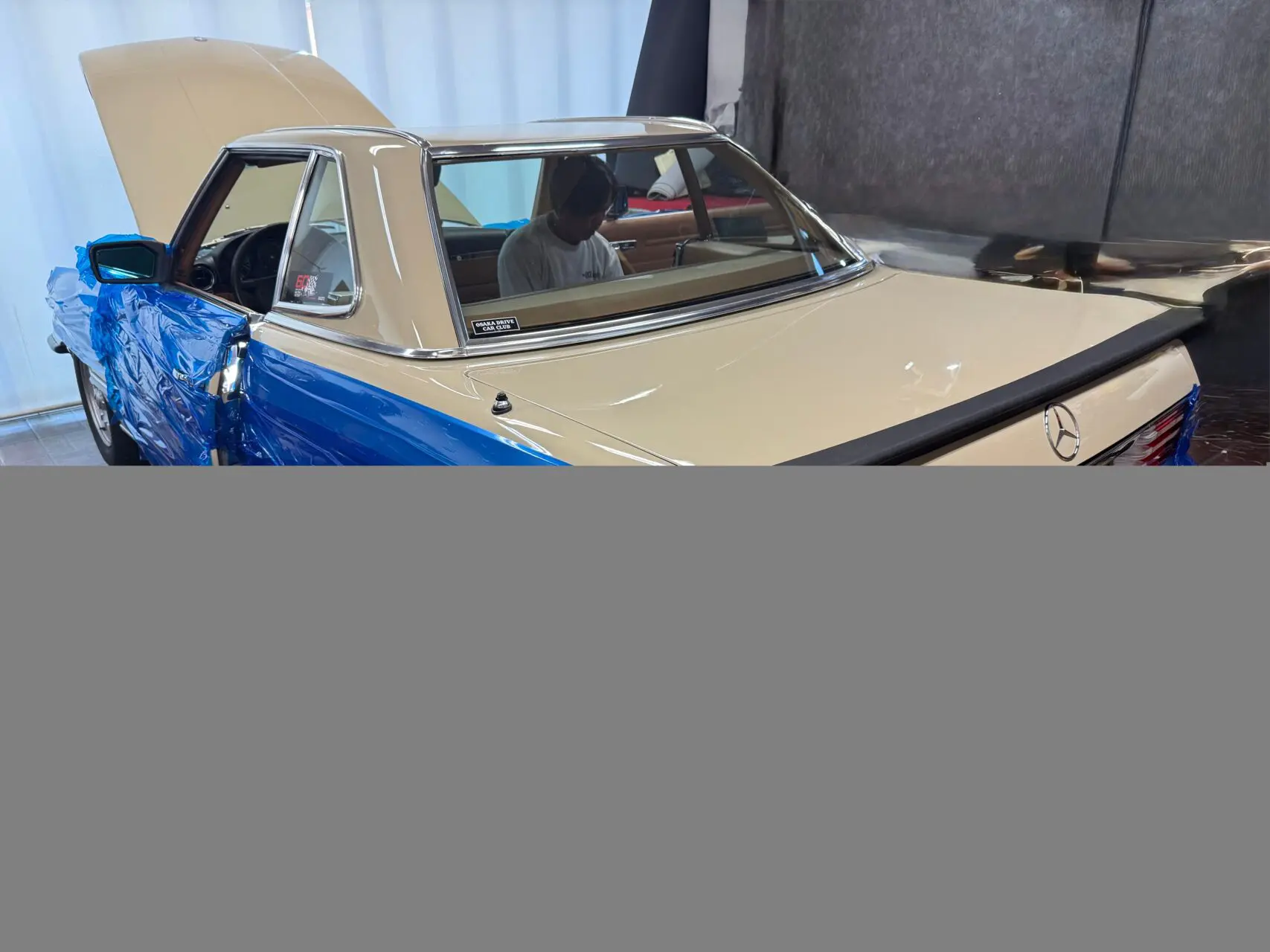 NEWINGカスタムインテリア ベンツ R107 SLのカーペットを交換して