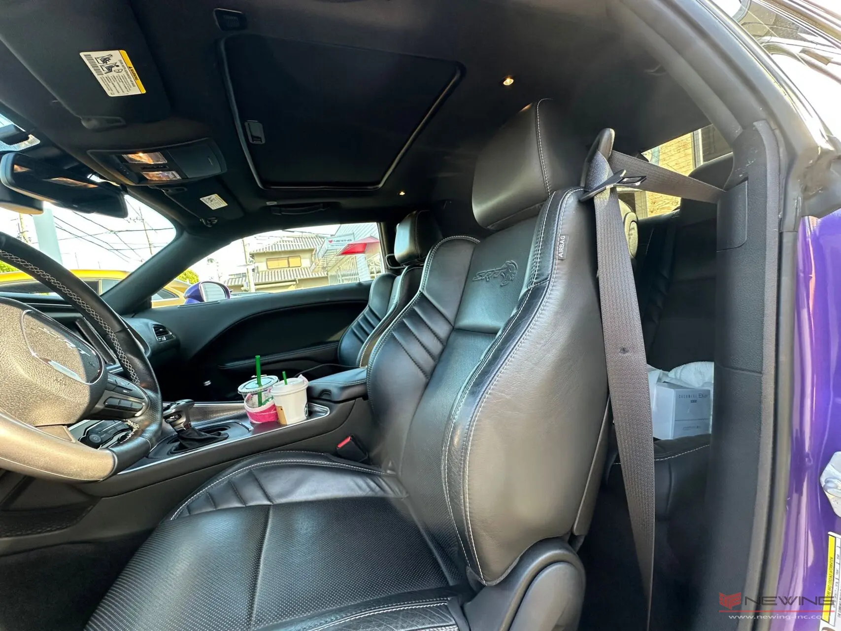 Dodge】チャレンジャー カッコいい外装の車に特別なカスタムインテリア 