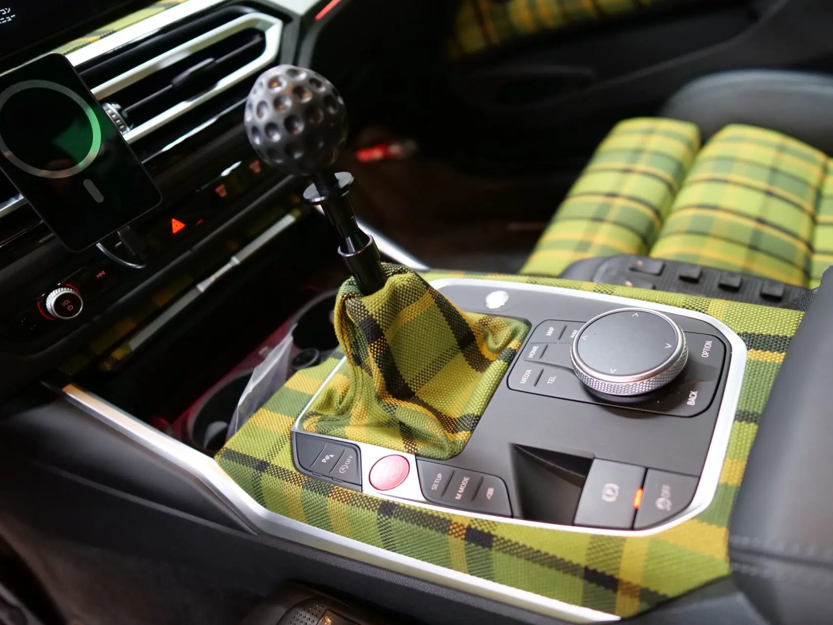 StudieBOB会長のBMW M4追加張替でお預かり、その頃自分は万博へ～ | NEWING