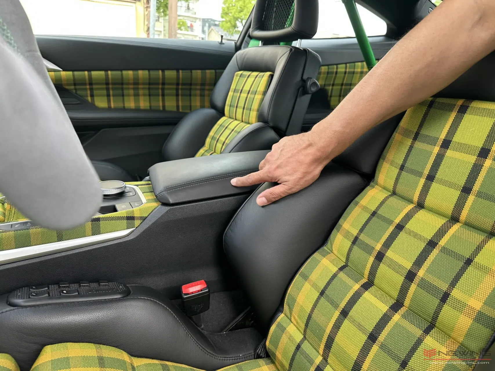 BMW】M4 見せないオシャレを取り入れた魅せるカスタムインテリア | NEWING