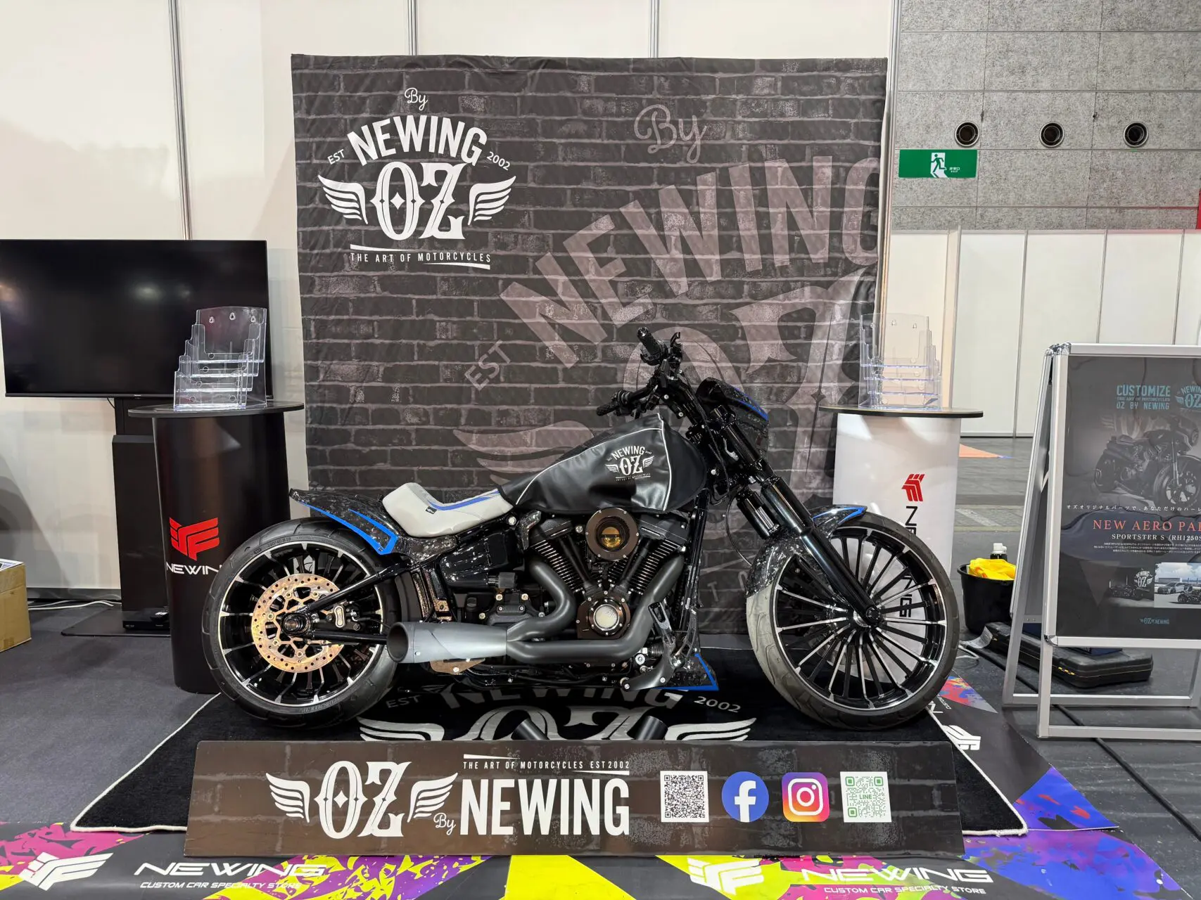 大阪モーターサイクルショー開幕直前、OZbyNEWINGブース準備完了、進化