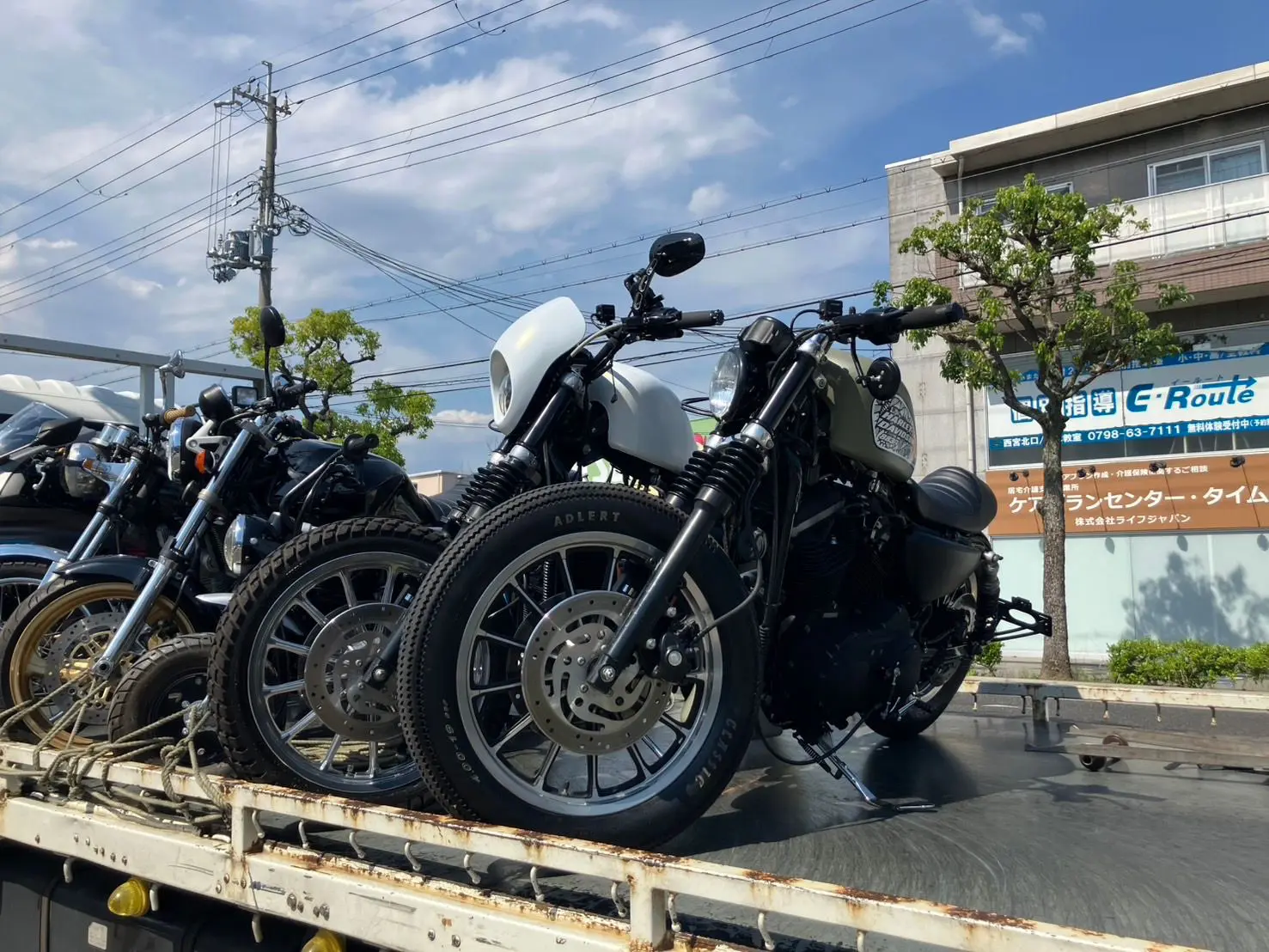 トーイ2おまけなし！　 883 同じ883R、まったく違う個性の2台、新たなオーナー様のもとへ！ | NEWING