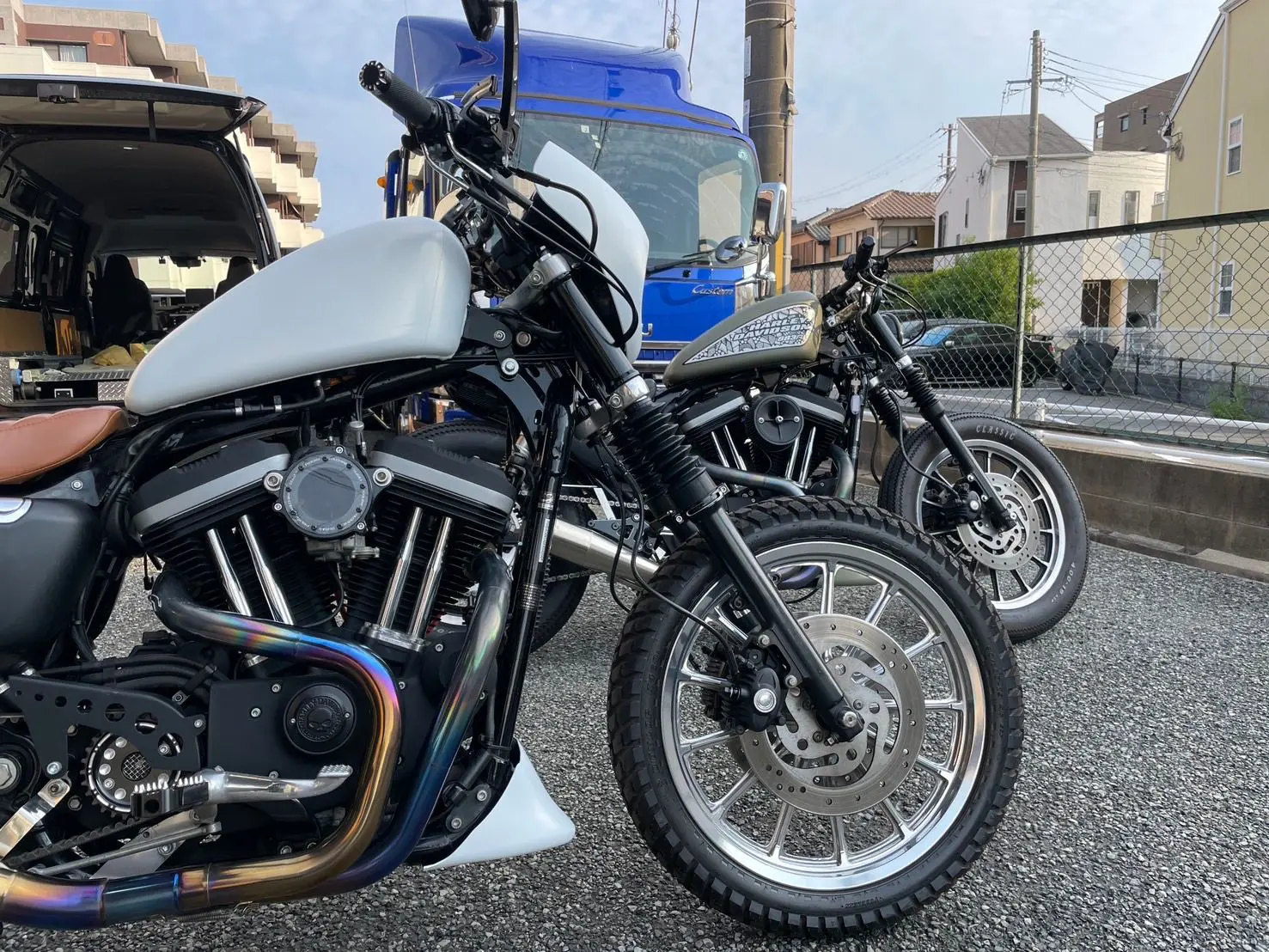 同じ883R、まったく違う個性の2台、新たなオーナー様のもとへ！ | NEWING